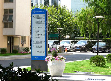 乐至哪些因素影响宣传栏的制作？